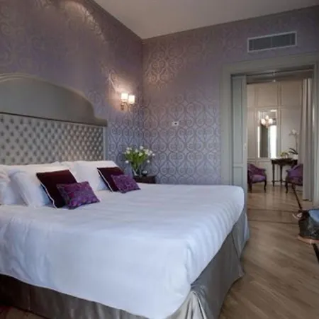 Flori Hotel