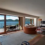 Flori 4*